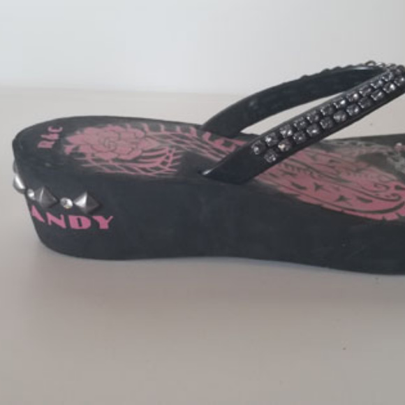 Shoes - Picture 2 of 3